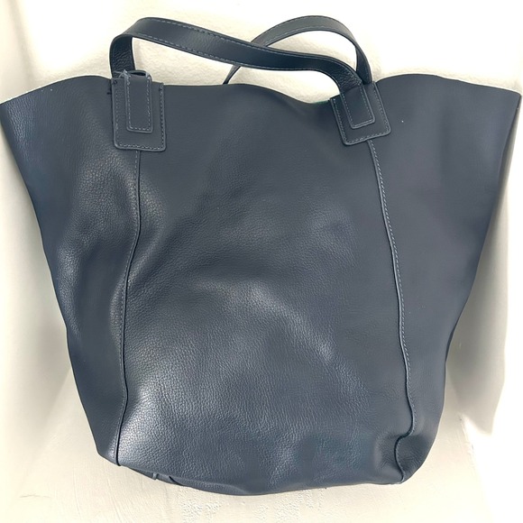 Lucky Brand Navy Blue Pebbled Leather Tote Bag with Teal Interior and Pouch - Picture 4 of 13